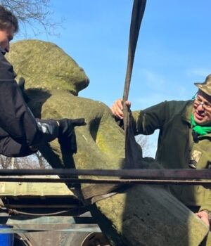 «Кожна-баба-–-на-вагу-золота»:-як-військові-та-історики-евакуюють-тисячолітні-артефакти-під-вогнем.