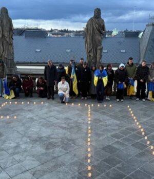 «Це-постійно-в-голові,-ти-нікуди-від-цього-не-дінешся»-Українці-у-Празі-об’єднуються-і.
