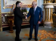 Зеленський показав iPad, на якому відстежує атаки РФ Зеленський показав iPad, на якому відстежує атаки РФ