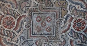 У Туреччині знайшли 1500-річну жартівливу мозаїку У-Туреччині-знайшли-1500-річну-жартівливу-мозаїку