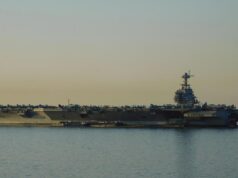 Сотні моряків найбільшого авіаносця США сплять на підлозі та столах: що трапилось Сотні-моряків-найбільшого-авіаносця-США-сплять-на-підлозі-та-столах:-що-трапилось