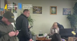 На Сумщині судитимуть посадовицю податкової за вимагання 2 мільйонів гривень На Сумщині судитимуть посадовицю податкової за вимагання 2 мільйонів гривень