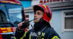 В Києві зафіксовано падіння уламків дрону: без жертв та пожеж Вечірня тривога в Києві: в одному з районів впали уламки дрона