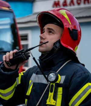 Вечірня тривога в Києві: в одному з районів впали уламки дрона