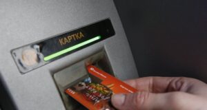 “Невидима нитка”: зловмисники вигадали новий метод шахрайства з банкоматами “Невидима-нитка”:-зловмисники-вигадали-новий-метод-шахрайства-з-банкоматами