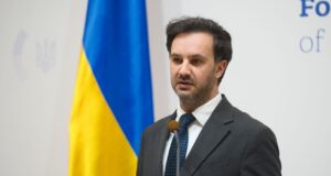 Переговори України, США та Росії знову відкладені через ситуацію на Близькому Сході Переговори на паузі? Що Україна та РФ кажуть про наступну тристоронню зустріч