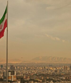 Катар вигнав посла Ірану після удару по найбільшому в світі заводу ЗПГ