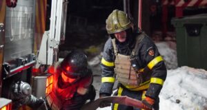Ворожі атаки на Одесу: пошкодження житлових будівель та інфраструктури Одесу масовано атакували дрони РФ: пошкоджено висотку та нежитлову будівлю