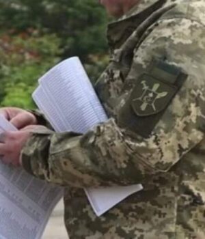 На-Волині-люди-не-пропустили-авто-ТЦК-у-село-для-проведення-мобілізації