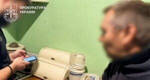 На Буковині педофіл змушував дівчаток віком 8-10 років знімати порно На-Буковині-педофіл-змушував-дівчаток-віком-8-10-років-знімати-порно