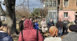 «Ми живемо на пороховій бочці»: у Нововолинській громаді на Волині триває ліквідація наслідків після атаки... «Ми-живемо-на-пороховій-бочці»:-у-Нововолинській-громаді-на-Волині-триває-ліквідація-наслідків-після-атаки.