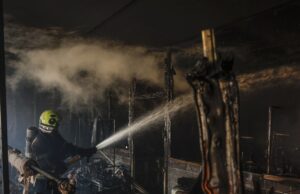 Російські атаки на Україну: жертви серед цивільних та удари по інфраструктурі Ataki Rosjan w wielu regionach Ukrainy. Są ofiary. Lokalne władze informują o “polowaniach” na cywilów