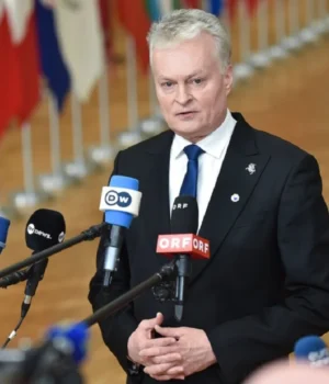 Науседа:-ЄС-має-включити-"росатом"-та-"лукойл"-у-новий-санкційний-пакет