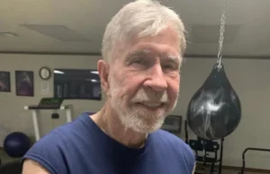 Чак Норріс терміново госпіталізований на Гаваях Чака-Норріса-терміново-госпіталізували-під-час-перебування-на-Гаваях