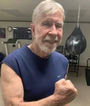 Чака-Норріса-терміново-госпіталізували-під-час-перебування-на-Гаваях