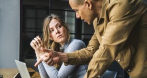 Втома, виснаження і зарплата: кожен четвертий українець незадоволений роботою Втома,-виснаження-і-зарплата:-кожен-четвертий-українець-незадоволений-роботою