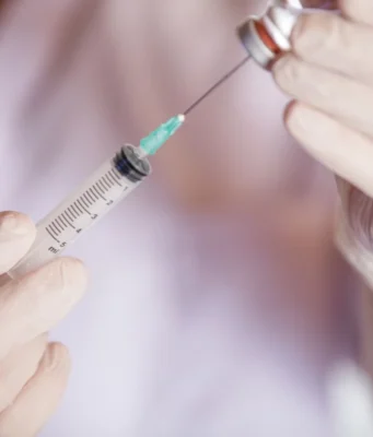 В Угорщині затримали співробітників Ощадбанку за перевезення золота Угорські-чиновники-зробили-"примусову-ін’єкцію"-затриманому-українцю