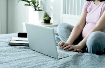 Працюючи віддалено, жінки частіше наважуються заводити дітей, – дослідження Працюючи-віддалено,-жінки-частіше-наважуються-заводити-дітей,-–-дослідження