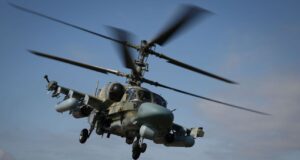 Українські захисники отримали нагороди за знищення російського вертольота Ка-52 Збили Ка-52 дроном: екіпаж “Хижаки висот” отримав ордени від Зеленського