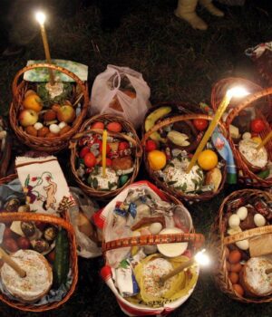До-Великодня-треба-освятити-7-продуктів:-священник-розповів,-що-покласти-в-кошик