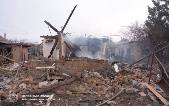 Російський дрон атакував приватний будинок у Запоріжжі: двоє загиблих, двоє дітей поранені РФ атакувала Запоріжжя дронами: є загиблі, серед поранених – діти