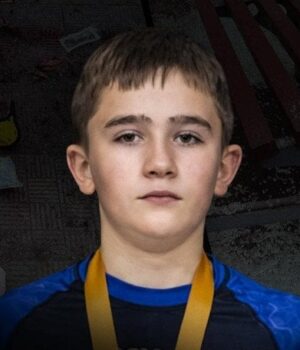 Рік-тому-рятував-маму-і вдруге-потрапив-під-обстріл-у Сумах:-що відомо-про-пораненого-підлітка