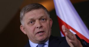 Словаччина може заблокувати фінансову допомогу Україні через нафтові суперечки “Не дозволю водити за ніс”: Фіцо розкритикував Зеленського та пригрозив блокуванням кредиту