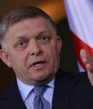 “Не дозволю водити за ніс”: Фіцо розкритикував Зеленського та пригрозив блокуванням кредиту