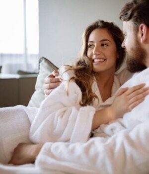 Хто-закохується-швидше:-вчені-розвінчали-головний-міф-про-стосунки