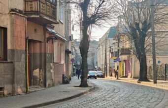 Вулиця Мялковського: галерея міської інтелігенції та будинків 1930-х Вулиця-Мялковського:-галерея-міської-інтелігенції-та-будинків-1930-х