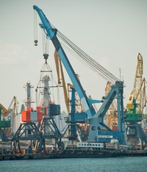 2026_03_22_12_30_54_fdcde3713414f6227077f0ed86d04951_1300x820.jpg Росія збільшила інтенсивність атак на два українські порти, – Кулеба