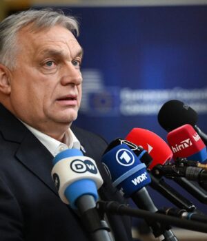 Орбан-порівняв-“тиск”-на-Угорщину-з-боку-Зеленського-та-ЄС-з-часами-комунізму Орбан-порівняв-“тиск”-на-Угорщину-з-боку-Зеленського-та-ЄС-з-часами-комунізму