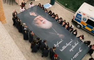 Прощання з патріархом Ілією в Грузії: церемонія та політичний контекст Дзвони,-білі-троянди-і-трохи-політики:-як-у-Грузії-прощались-із-патріархом-Ілією