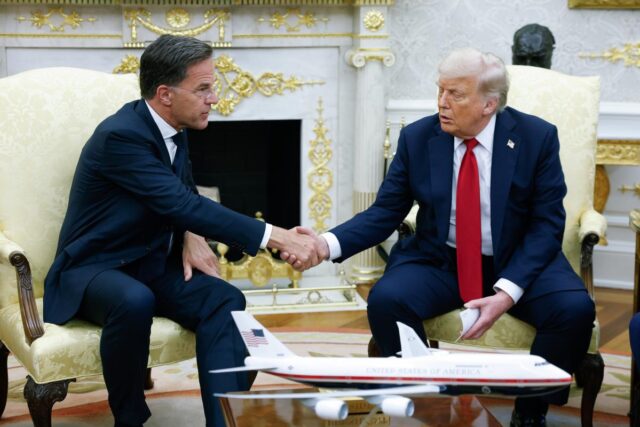 Рютте закликав НАТО об’єднатися, аби допомогти Трампу у війні проти Ірану, – Politico Рютте-закликав-НАТО-об’єднатися,-аби-допомогти-Трампу-у-війні-проти-Ірану,-–-politico