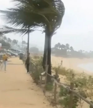 Шторми-на-Гаваях-завдали-збитків-на-1-мільярд-доларів-–-губернатор