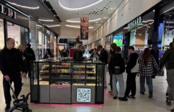 “Норма” вихідного дня: підлітки масово купують вейпи у столичному ТРЦ “Норма”-вихідного-дня:-підлітки-масово-купують-вейпи-у-столичному-ТРЦ
