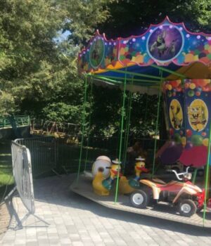 У-центральному-парку-Луцька-запрацювали-атракціони:-скільки-коштують-квитки