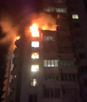 У-Запоріжжі-дрон-влучив-у-багатоповерхівку-є-поранений-і-пожежі