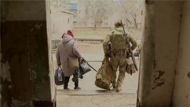 Російські обстріли Краматорська та Слов’янська: ситуація на фронті загострюється «Це-знак»:-як-живуть-Слов’янськ,-Краматорськ-і-Дружківка,-до-яких-підступає-лінія-фронту