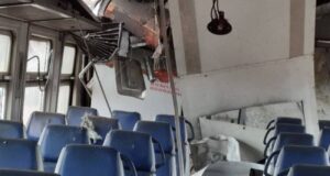 Атака російських військ на приміський поїзд у Харківській області: один загиблий, кілька поранених РФ вдарила дроном по “електричці” під Харковом: що відомо про наслідки атаки (фото)