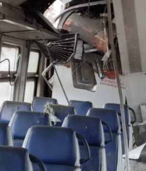 Пряме-влучання-у-вагон:-Росія-вдарила-дроном-по-поїзду-на-Харківщині,-загинув-пасажир