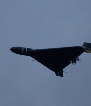 Ворожі-дрони-атакували-центр-Львова:-пошкоджено-житловий-будинок