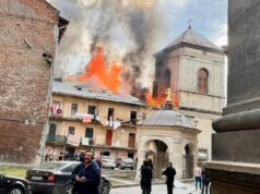 Російські удари по Львову: пошкоджено об’єкти спадщини ЮНЕСКО У центрі Львова приліт дрона: горить житловий будинок, постраждала спадщина ЮНЕСКО