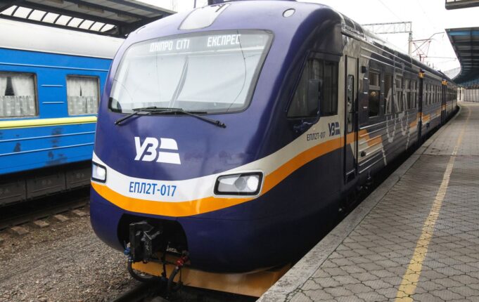Укрзалізниця посилила заходи безпеки для пасажирів під час загрози атак Вагон не має стати пасткою: “Укрзалізниця” посилила правила через атаки РФ