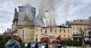 Російські удари по Львову: пошкодження об’єктів ЮНЕСКО та постраждалі Удар по історичному центру Львова: Україна вимагає від ЮНЕСКО реакції на злочин РФ
