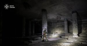 Киянин впав у 5-метрову яму й опинився на вулиці доби України-Русі ХI-XII століття Киянин-впав-у-5-метрову-яму-й-опинився-на-вулиці-доби-України-Русі-Хi-xii-століття