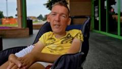 Скандал зі збором коштів на лікування: Назарій Гусаков повернувся в Україну Скандал-зі-зборами-на-лікування.-Назарій-Гусаков-повернувся-до-України,-йому-змінили-підозру