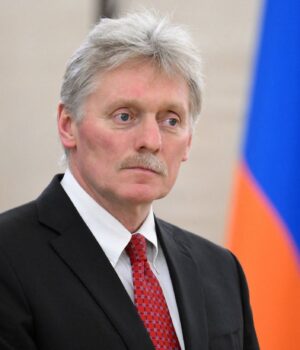 peskovgettyimages_1258019946_6688715caa433471756d973a47df0bf8_1300x820.jpg Кремль зробив свою заяву щодо переговорів між США та Україною