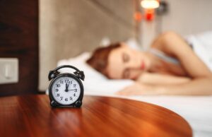 Чи дійсно необхідно спати 8 годин на добу: вчені дали відповідь на популярне питання Чи-дійсно-необхідно-спати-8-годин-на-добу:-вчені-дали-відповідь-на-популярне-питання