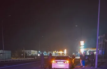 ДТП під Києвом: поліцейський наїхав на пішохода Під-Києвом-сталася-ДТП-за-участю-поліцейського-–-toyota-збила-20-річну-дівчину-на-переході